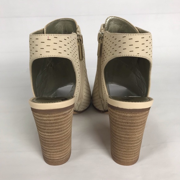 Sam Edelman "Ennette" Perforated Lace-Up Bootie. - Picture 7 of 9